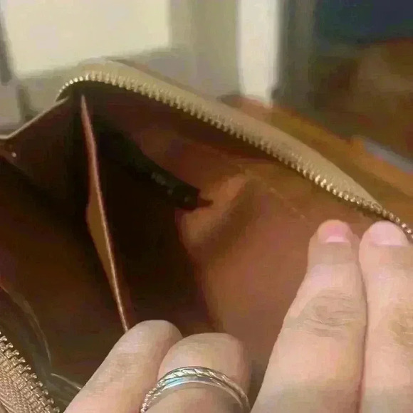 Fossil gold wallet wristlet cowhide leather - Picture 4 of 9